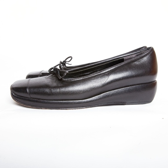 CHANEL Black Leather Mini Wedge Flats - Picture 4 of 6